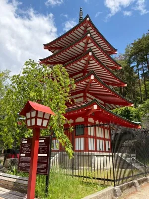 新倉山浅間公園の忠霊塔（五重塔）