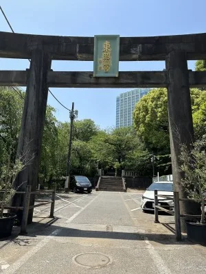 【芝東照宮】家康公の「等身大」に会える？東京タワーの足元で見つけた最強の勝負運！