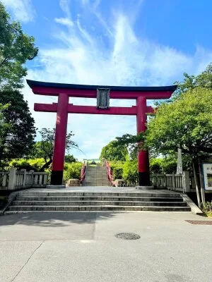 【亀戸天神社】スカイツリーを望む「花の天満宮」へ。心洗われる下町散歩のすすめ