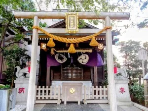 【茶ノ木神社】ビル街に鎮座する火伏せの守護神！茶ノ木神社を参拝
