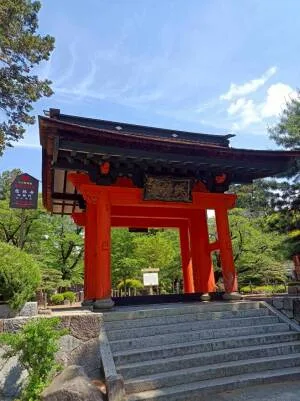 恵林寺の「四脚門(赤門)」