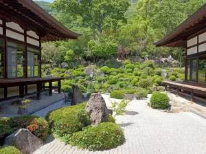 大蔵経寺の「覚の庭」