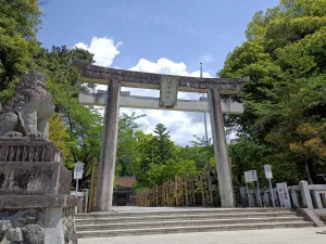 武田神社の大鳥居