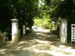 武田神社、躑躅ヶ崎館の大手門