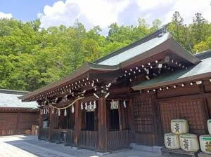 山梨縣護國神社の拝殿