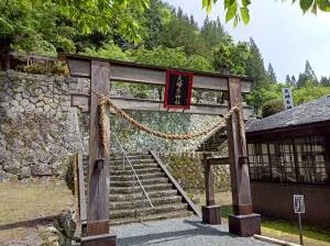 夫婦木神社の木製鳥居