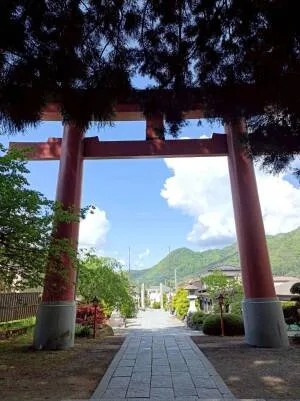 河口浅間神社の朱色の大鳥居