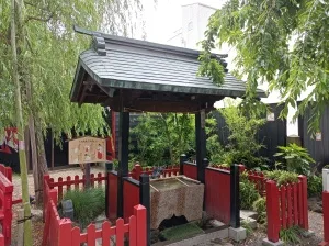 鴻神社の手水舎