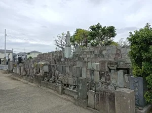 曹傳山 宝持寺の無縁仏供養塔