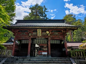 北口本宮冨士浅間神社の「随神門」