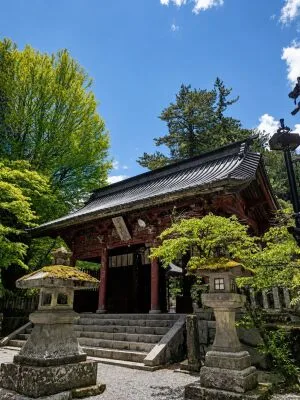 北口本宮冨士浅間神社の「随神門」