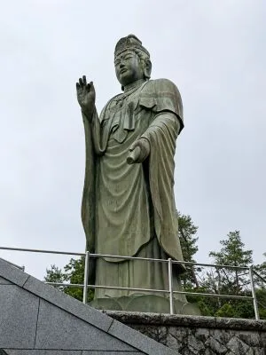 塩船観音寺の塩船平和観音立像
